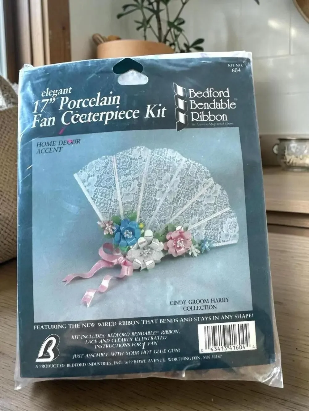 Vintage Porcelain Fan Centerpiece Kit, Lace Ribbon Detail, Bridal Shower Decor